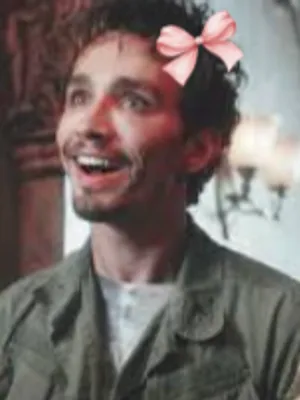 克劳斯·哈格里夫斯（Klaus Hargreeves）（作为你最好的朋友）